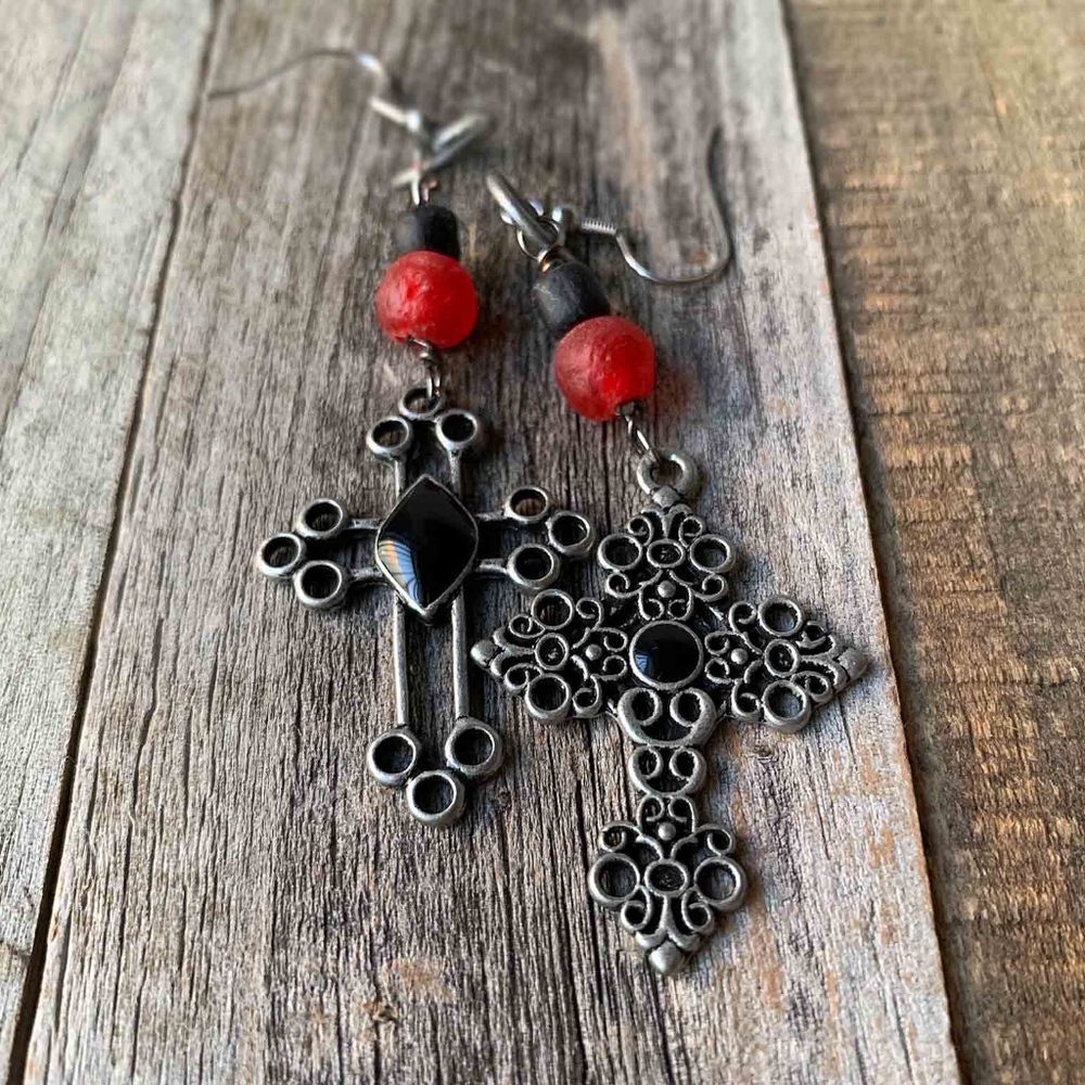 Women's Earrings - Picture 2 of 4